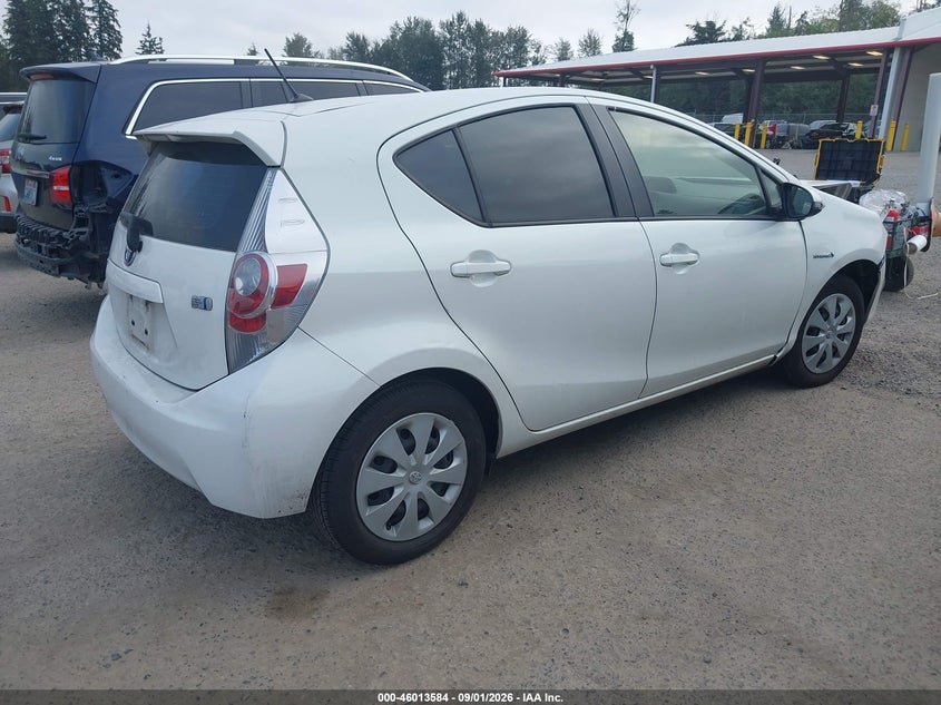 2014 TOYOTA PRIUS C auction photo 4