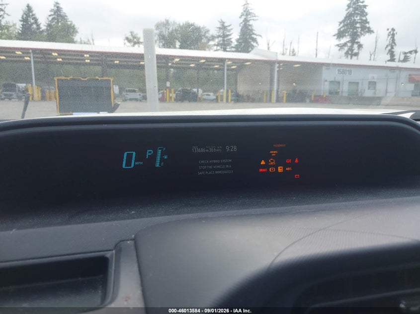 2014 TOYOTA PRIUS C auction photo 7