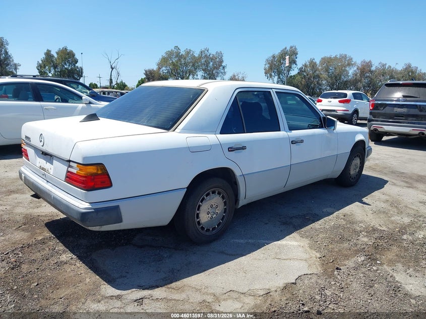 1991 MERCEDES-BENZ 300 auction photo 4