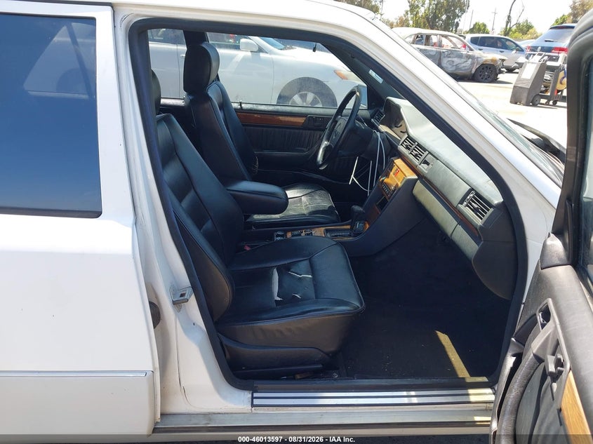 1991 MERCEDES-BENZ 300 auction photo 5