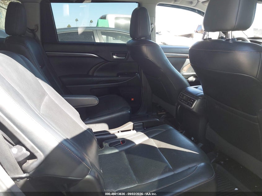 2014 TOYOTA HIGHLANDER auction photo 8