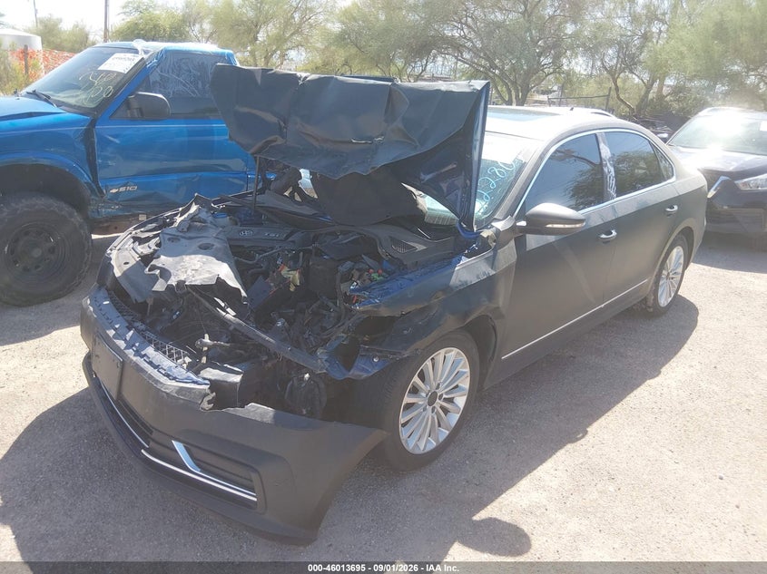 2017 Volkswagen Passat, Удар спереди, IAAI, VIN 1VWBT7A36HC022805 — фото 2
