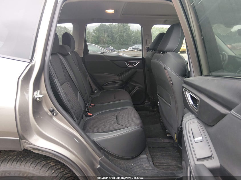 2019 SUBARU FORESTER auction photo 8