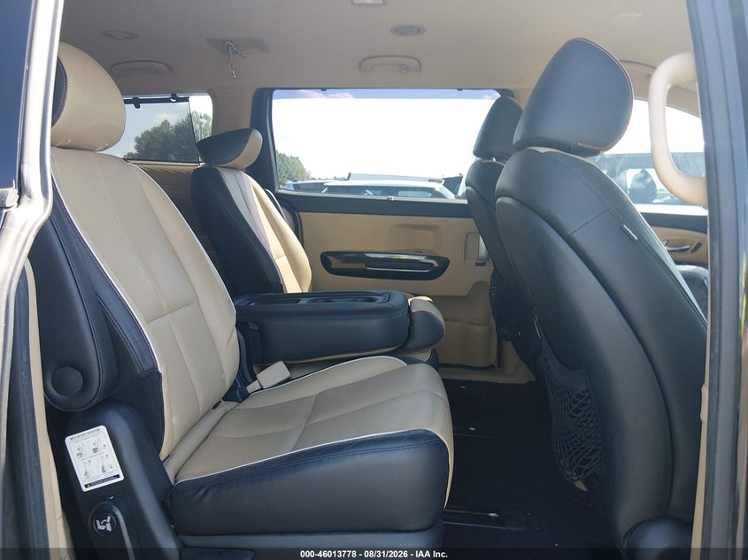 2015 KIA SEDONA auction photo 8