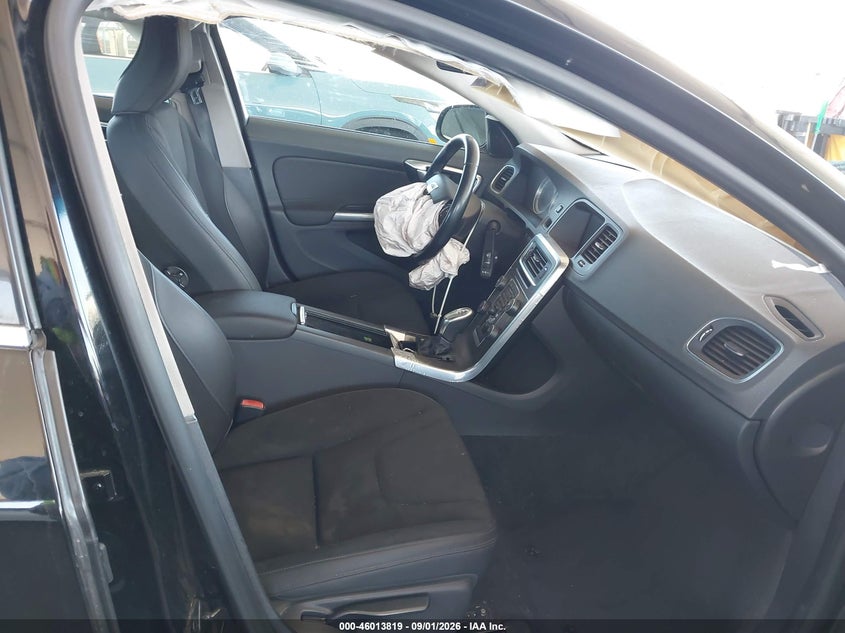 Photo 5 - VOLVO S60