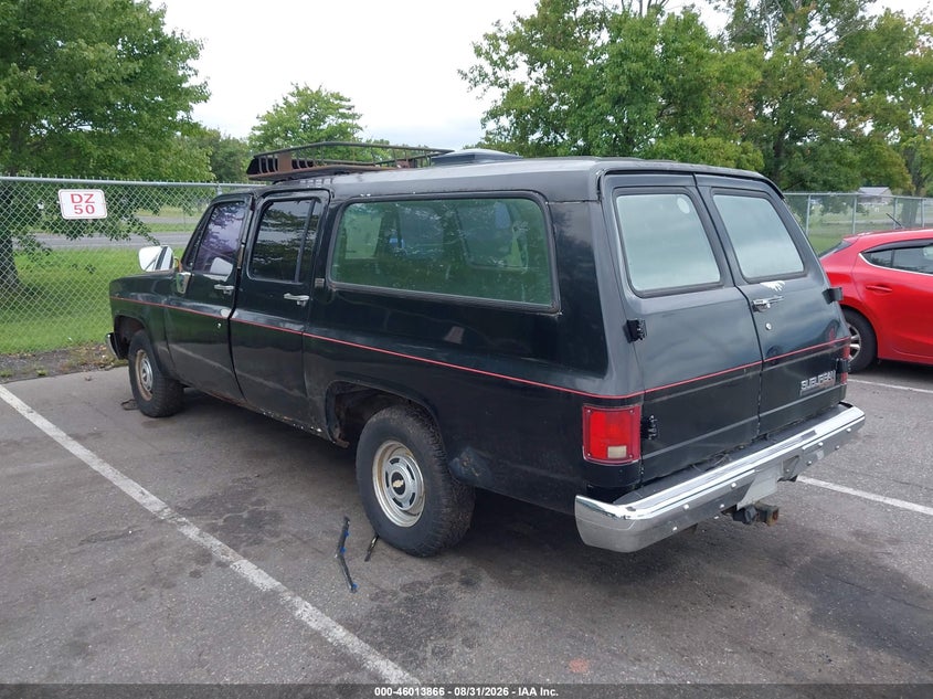 1990 CHEVROLET SUBURBAN auction photo 3