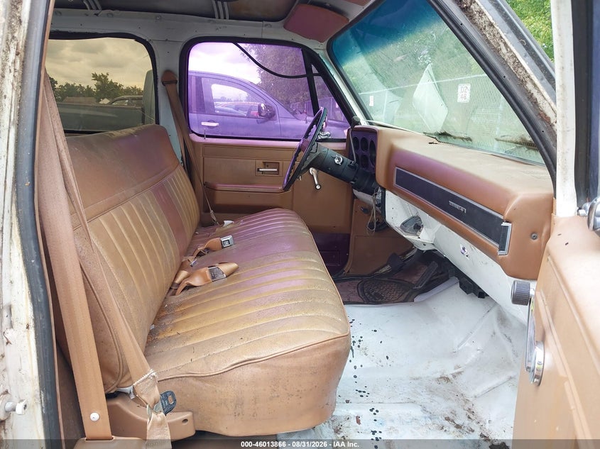 1990 CHEVROLET SUBURBAN auction photo 5