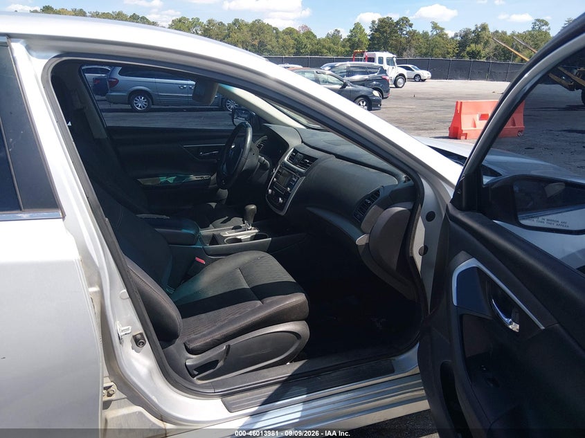 2017 NISSAN ALTIMA auction photo 5