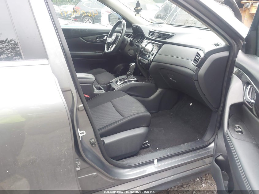 2017 NISSAN ROGUE auction photo 5