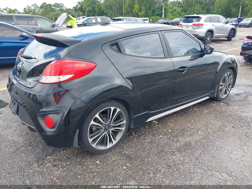 2016 HYUNDAI VELOSTER — zdjęcie 4