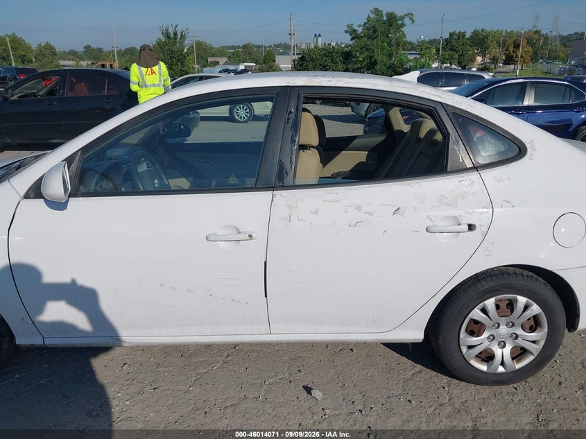 2010 HYUNDAI ELANTRA auction photo 6