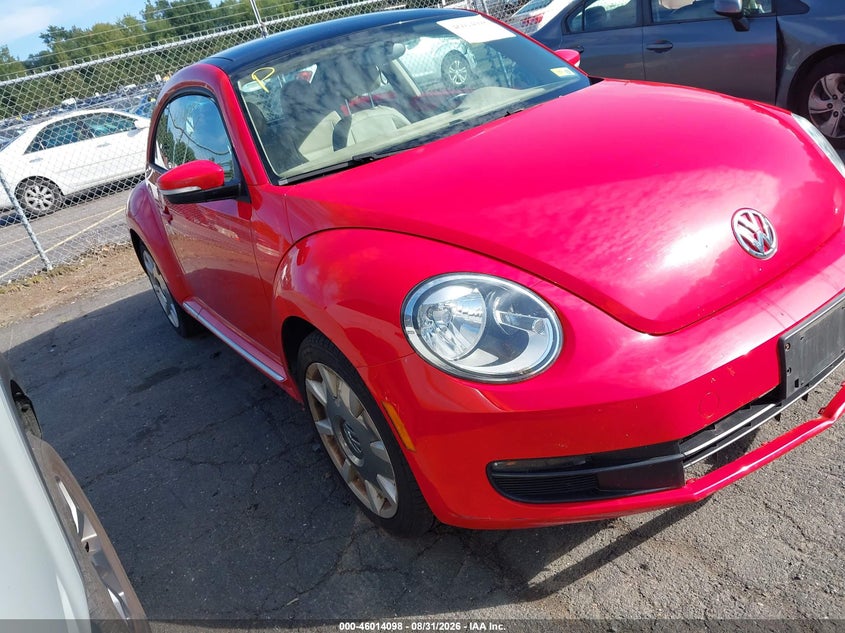 2013 VOLKSWAGEN BEETLE auction photo 1