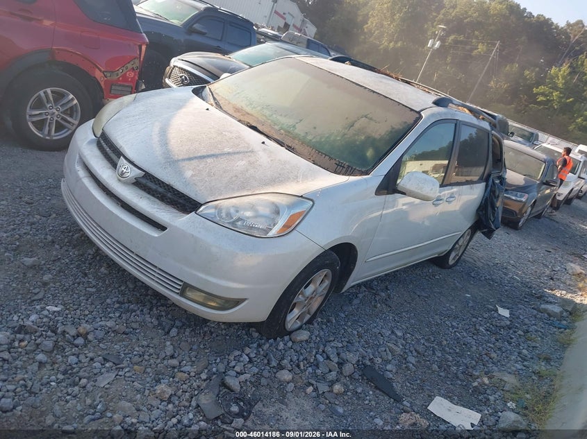 2004 TOYOTA SIENNA auction photo 2
