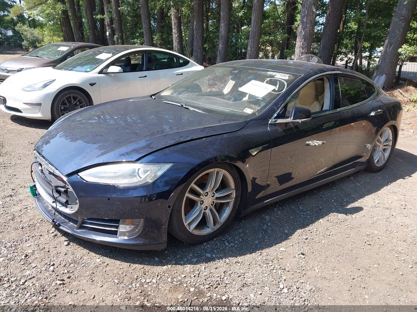 2015 Tesla Model S, Normal Wear & Tear, IAAI, VIN 5YJSA1H22FFP74892 — photo 2