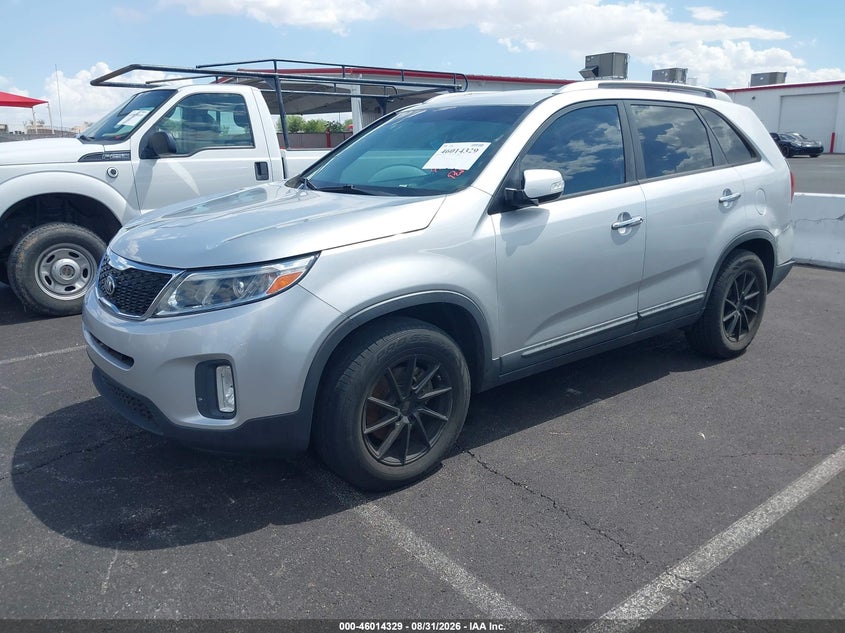 2015 KIA SORENTO auction photo 2