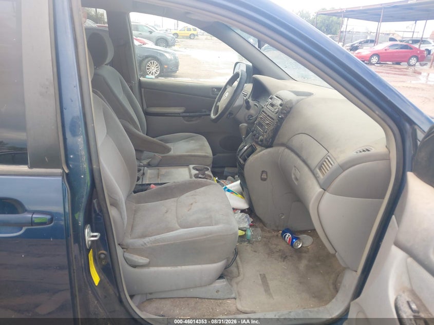 2005 TOYOTA SIENNA auction photo 5