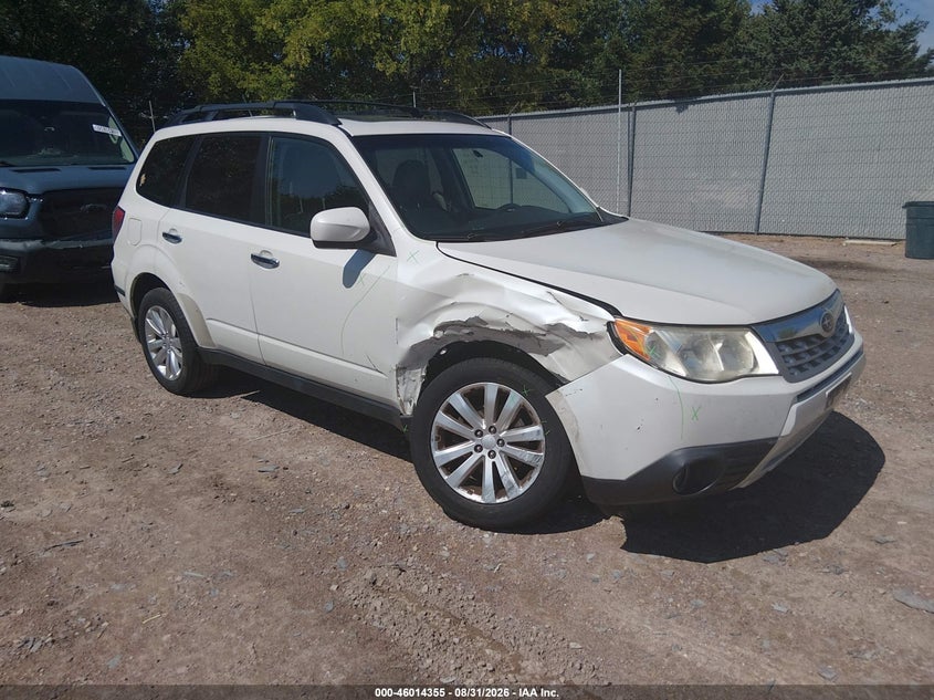 2013 SUBARU FORESTER auction photo 1