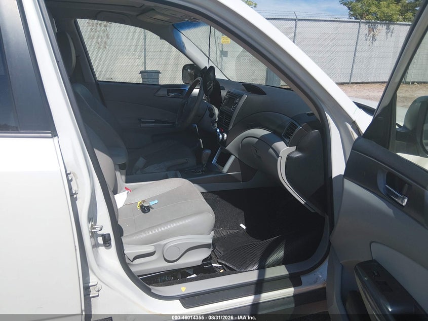 2013 SUBARU FORESTER auction photo 5
