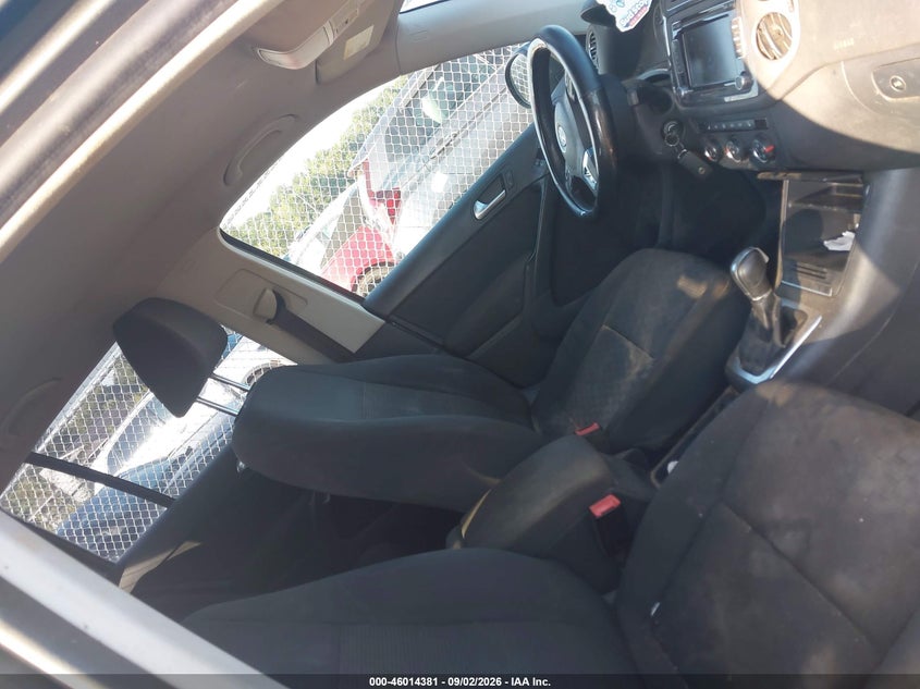 2015 VOLKSWAGEN TIGUAN auction photo 5