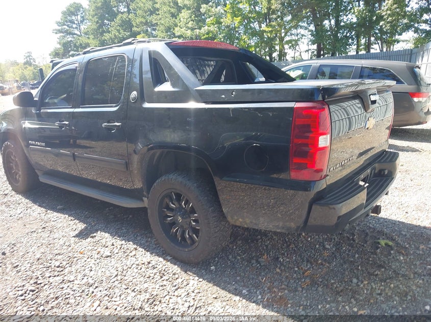 2013 CHEVROLET AVALANCHE auction photo 3