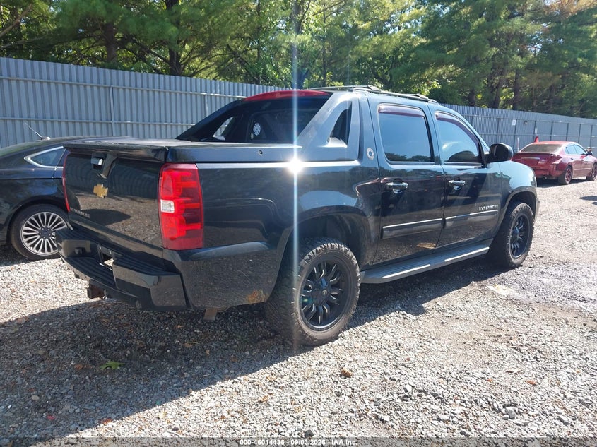 2013 CHEVROLET AVALANCHE auction photo 4