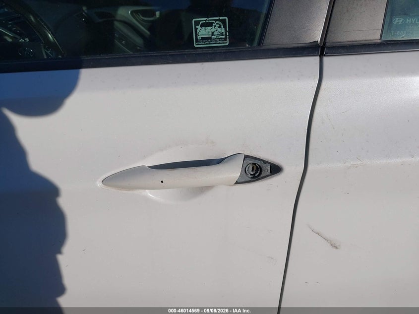 2011 HYUNDAI ELANTRA auction photo 6