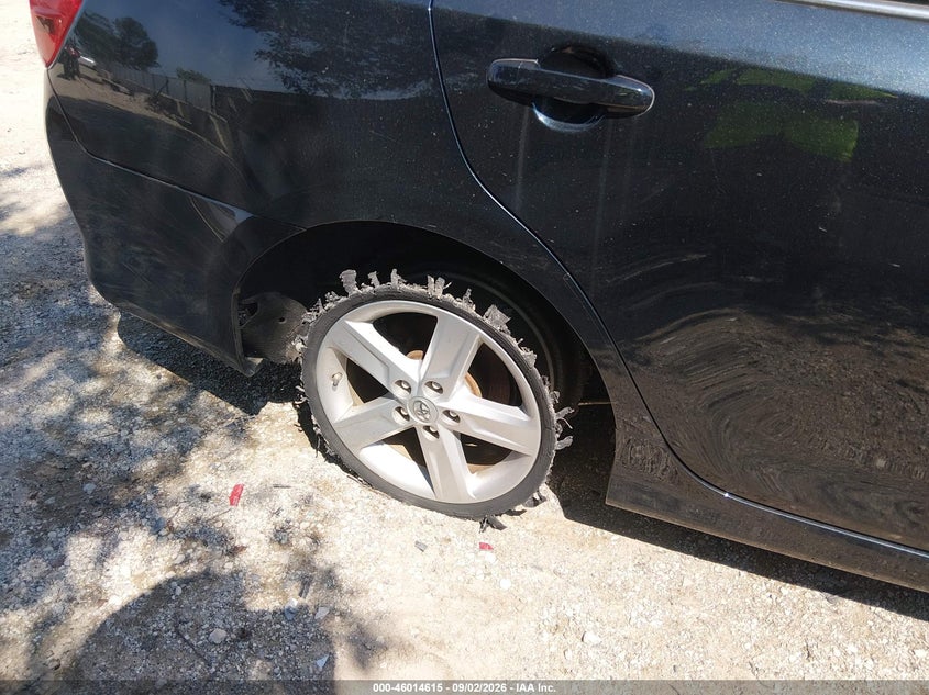 2014 TOYOTA CAMRY auction photo 6