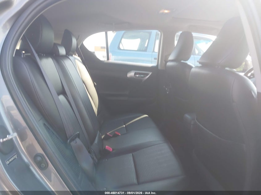 2012 LEXUS CT 200H auction photo 8