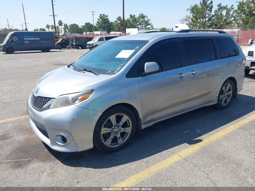 2017 TOYOTA SIENNA VAN 3.5L V-6 DI, DOHC, VVT, 296HP