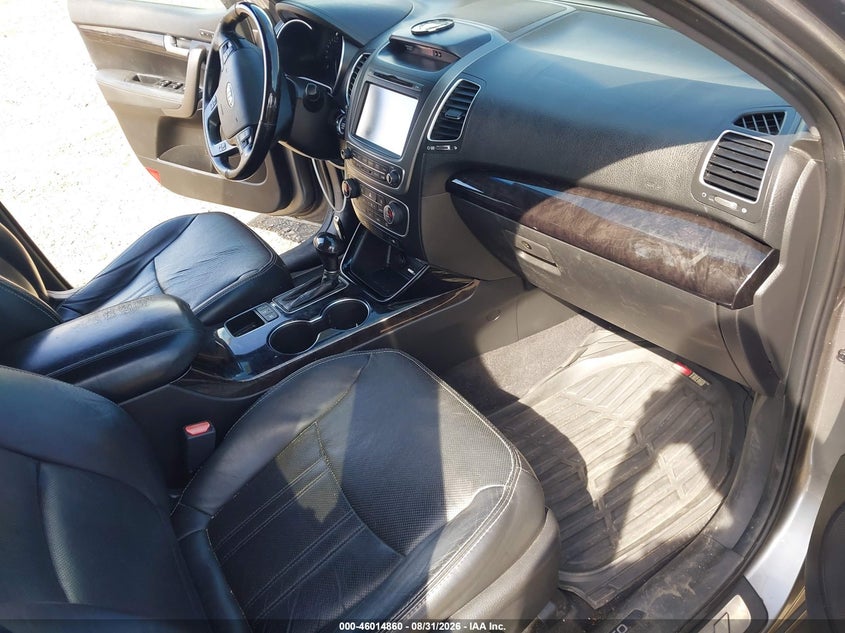 2014 KIA SORENTO auction photo 5