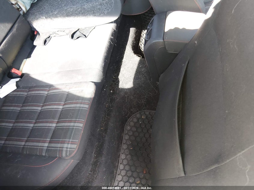 VOLKSWAGEN GTI 2011 VIN WVWEV7AJ5BW026021