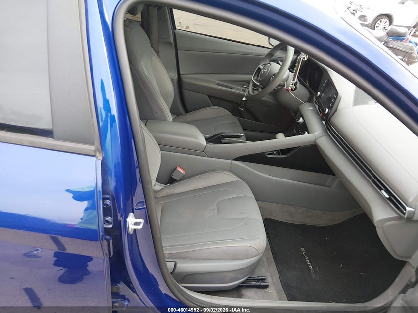 2021 HYUNDAI ELANTRA auction photo 5