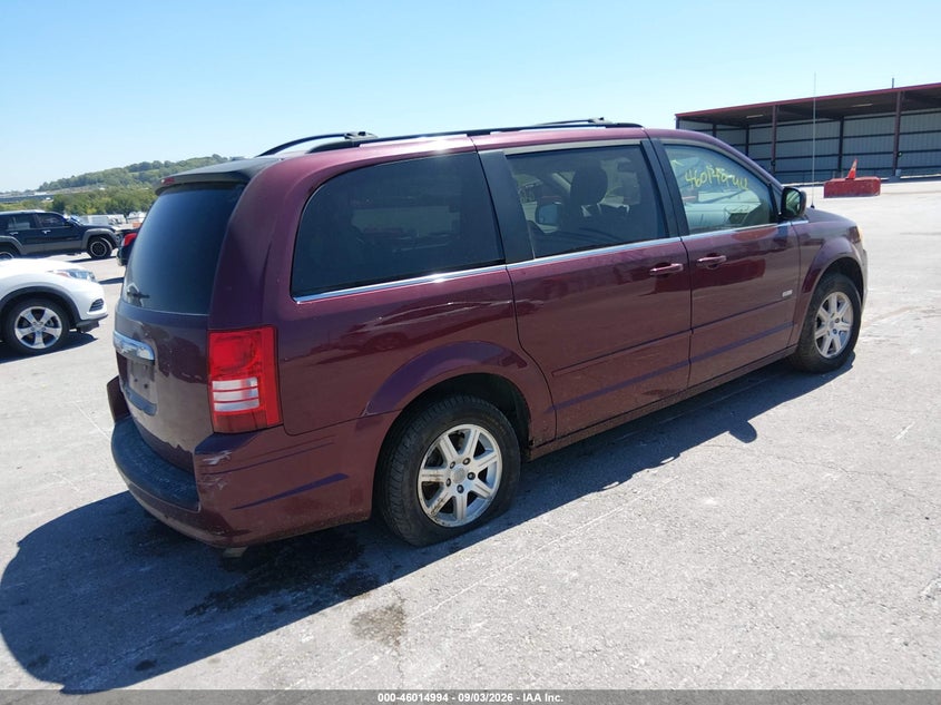 2008 CHRYSLER TOWN & COUNTRY auction photo 4