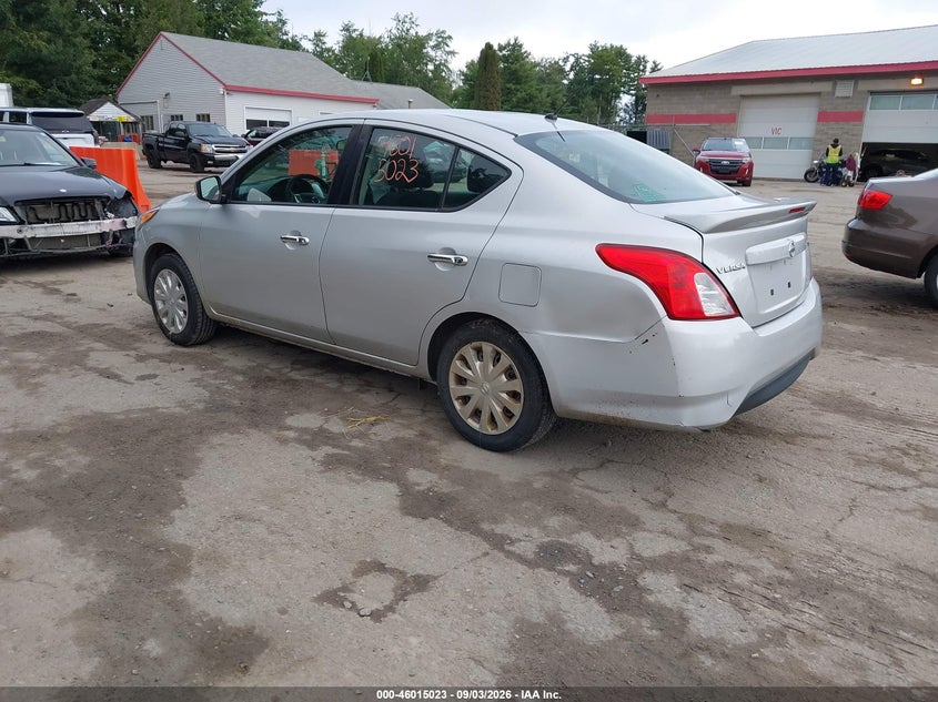 2017 NISSAN VERSA auction photo 3