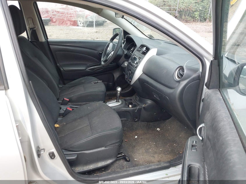 2017 NISSAN VERSA auction photo 5