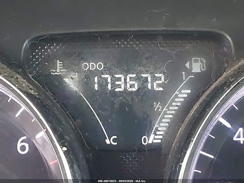 2017 NISSAN VERSA auction photo 7