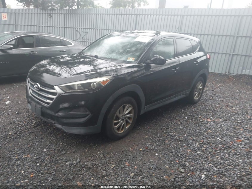 2017 HYUNDAI TUCSON auction photo 2