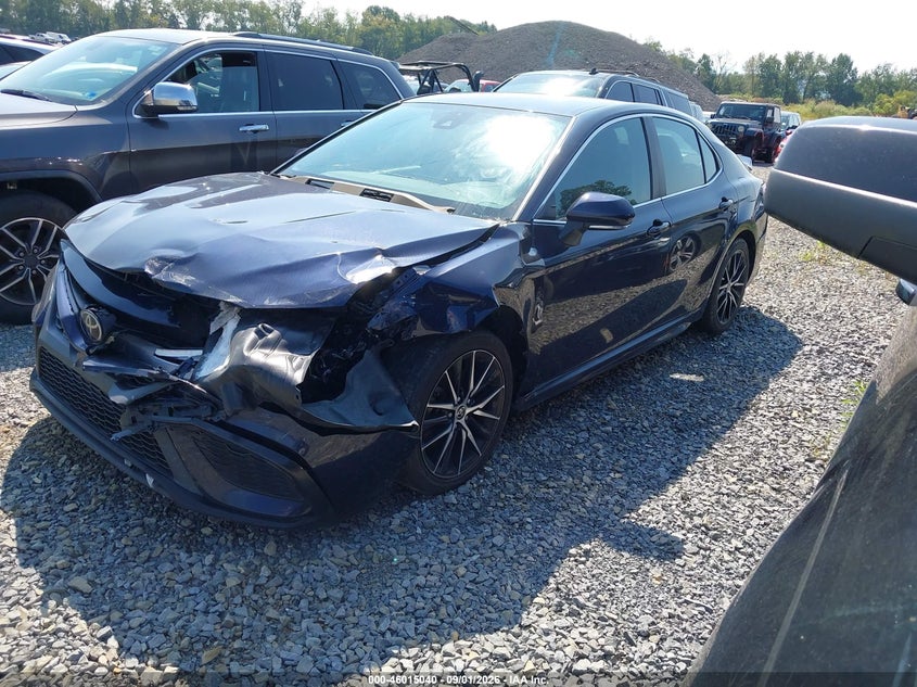 2022 TOYOTA CAMRY auction photo 2