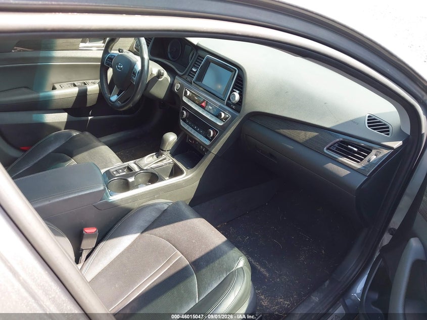 2019 HYUNDAI SONATA auction photo 5