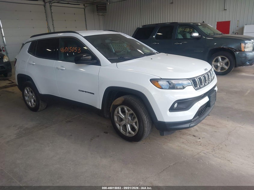 Vin: 3c4njdbn7rt109171, lot: 46514444, jeep compass latitude 4x4 2024 img_1