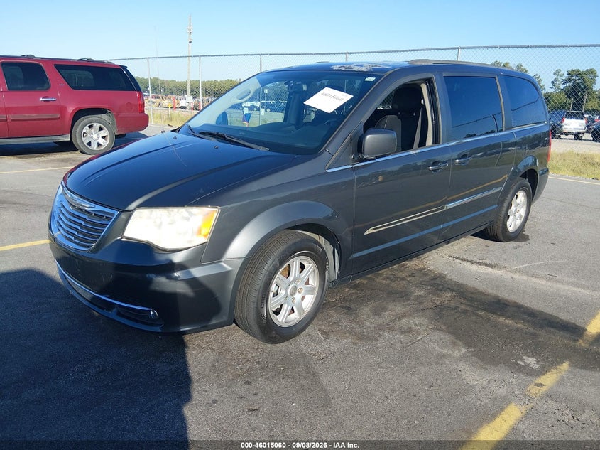 2012 CHRYSLER TOWN & COUNTRY auction photo 2
