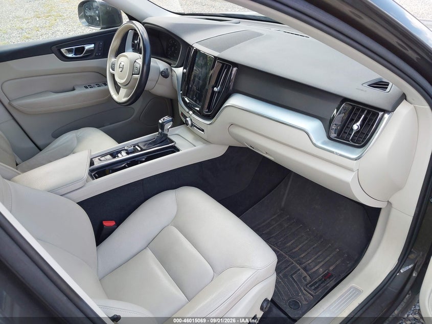 2018 VOLVO XC60 auction photo 5