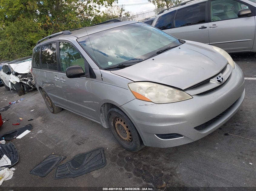 2009 TOYOTA SIENNA auction photo 1