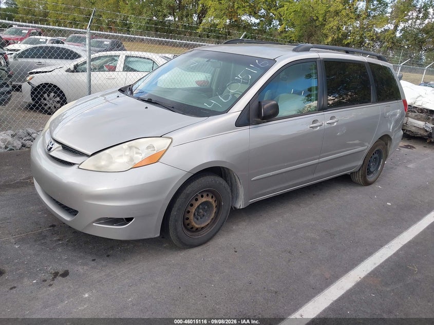 2009 TOYOTA SIENNA auction photo 2