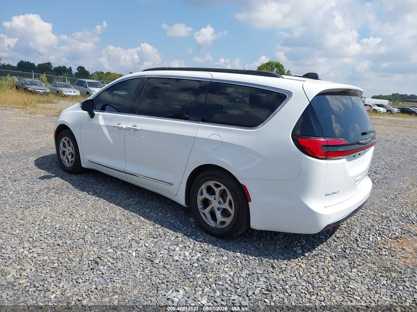 2023 CHRYSLER PACIFICA auction photo 3