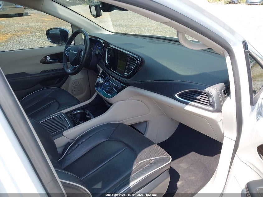 2023 CHRYSLER PACIFICA auction photo 5
