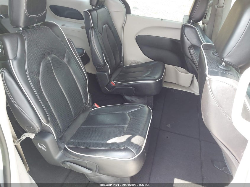 2023 CHRYSLER PACIFICA auction photo 8