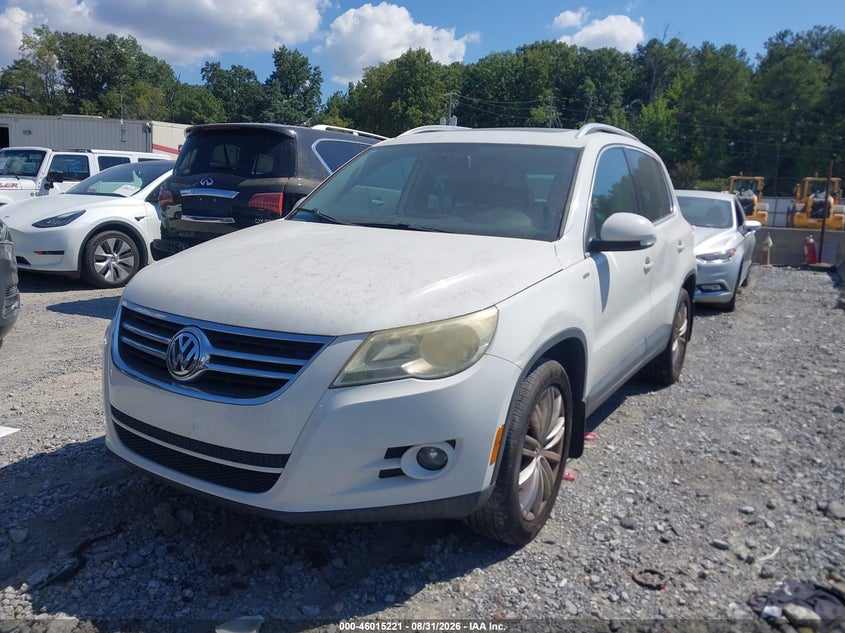 2010 VOLKSWAGEN TIGUAN auction photo 2