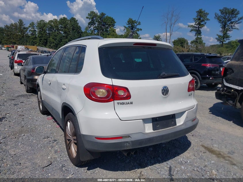 2010 VOLKSWAGEN TIGUAN auction photo 3