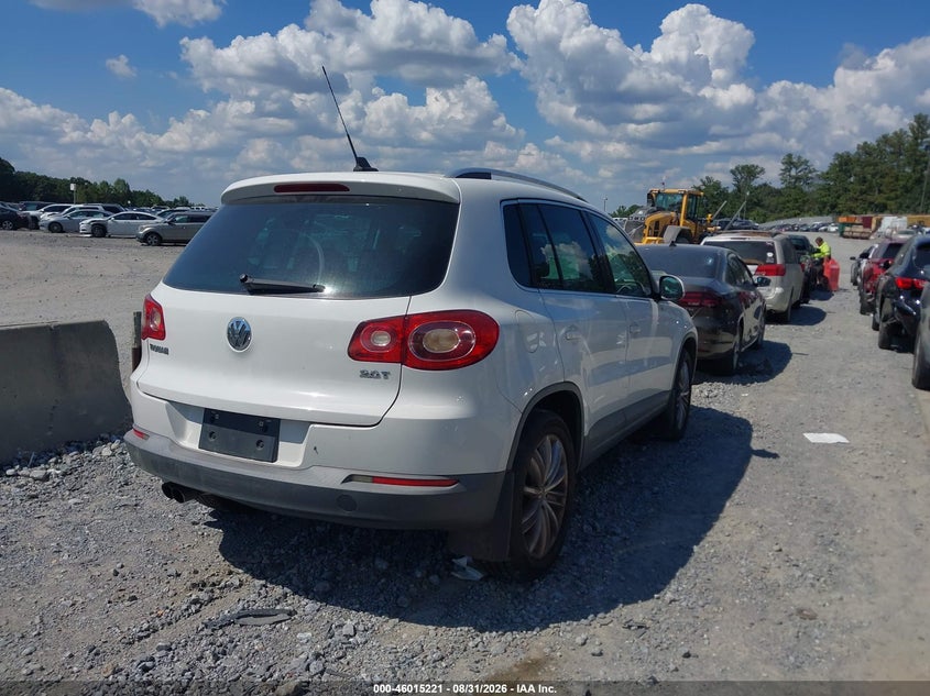 2010 VOLKSWAGEN TIGUAN auction photo 4